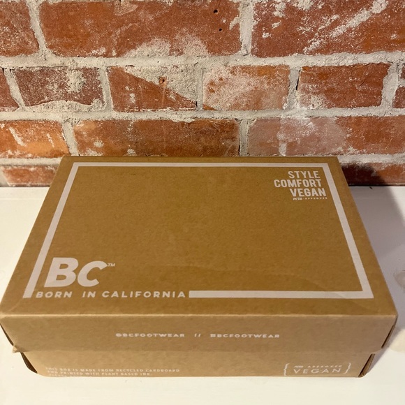 Vegan Leather Fisherman Shoe, Size 9 - Picture 2 of 5